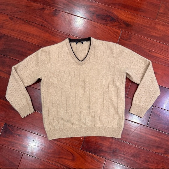 100% Cashmere Tan Cable Winter/Fall Sweater - Picture 4 of 7